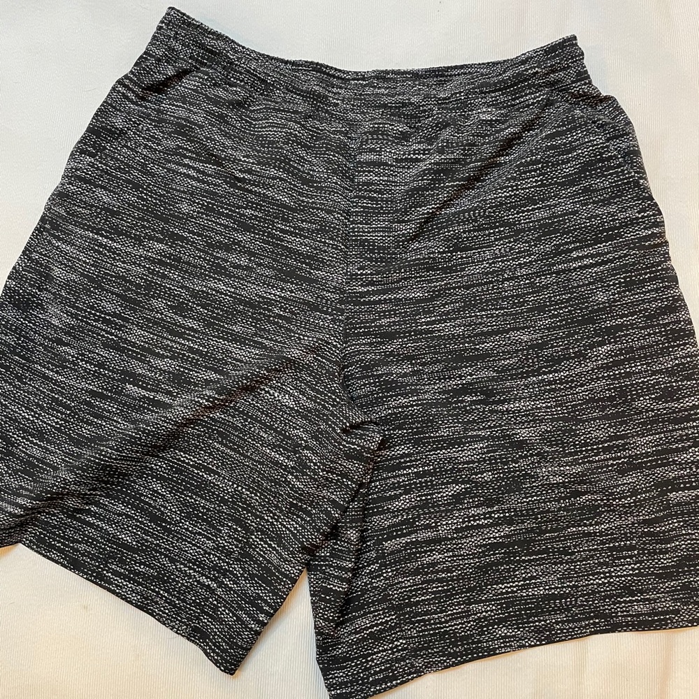 Like New Lululemon men’s shorts